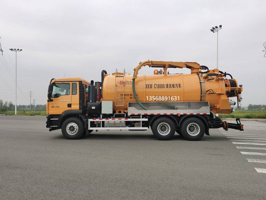 Zware schoonmaak- en rioolzuigtruck voor industrieel afvalbeheer