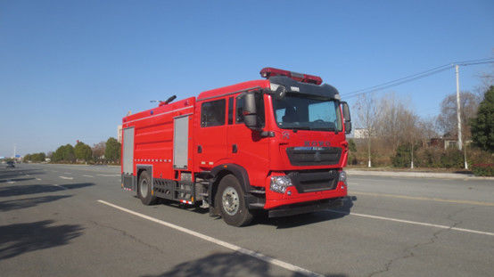 Goede prijs SINOTRUK 8000 liter water tank brandweerwagen 6 zitplaatsen achterste aandrijving diesel 4 × 2 handgeschakelde transmissie online