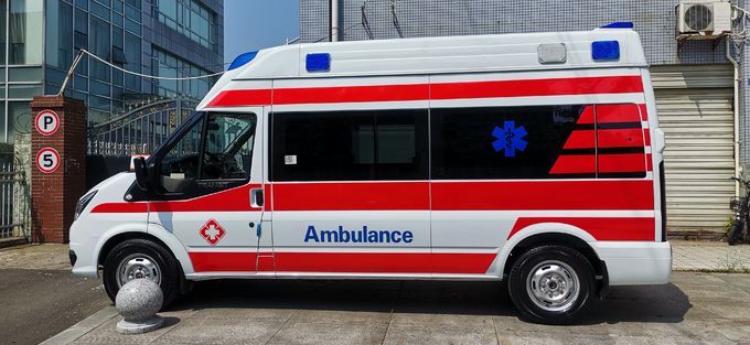 Medische Ford Transit Ambulance 8 / 9 zitplaats Diesel 4x2 3