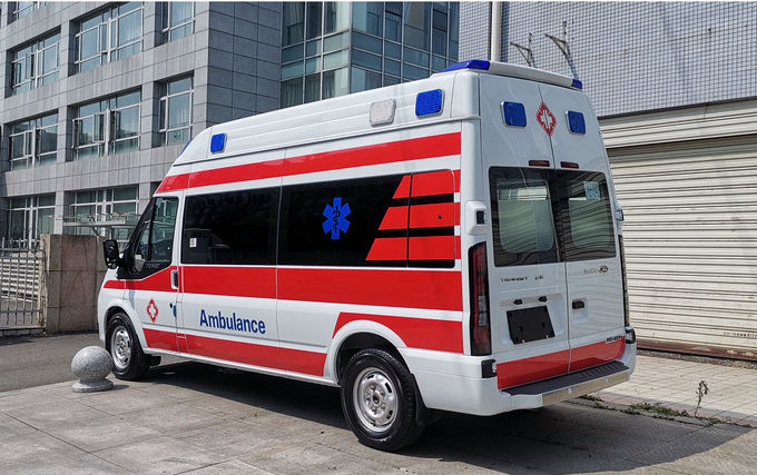 Medische Ford Transit Ambulance 8 / 9 zitplaats Diesel 4x2 1