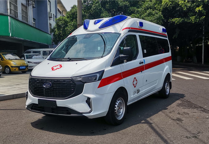 Ford Transit medische spoed ambulance 162HP 5 snelheid 4