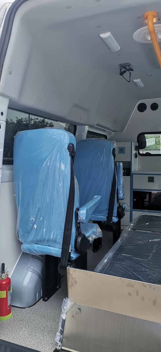 Ford Transit medische spoed ambulance 162HP 5 snelheid 7