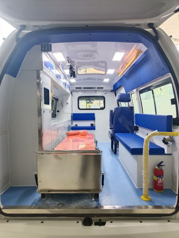Futian spoedeisende medische hulp ambulance 7 zitplaatsen achterdrijving 4x2 5
