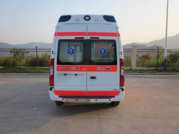 Ford Long Axle medische noodhulp ambulance 9 zitplaatsen voorste achterste aandrijving 4 × 2 2