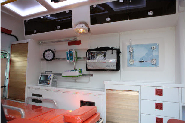 Ford Long Axle medische noodhulp ambulance 9 zitplaatsen voorste achterste aandrijving 4 × 2 4