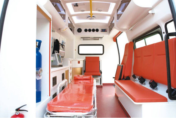9 zitplaatsen Ford Transit Ambulance 6 zitplaatsen Medi Cal Ambulance Voorste Achterste 4×2 6