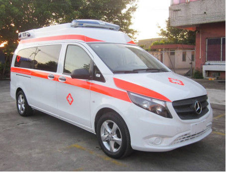 Benzine Mercedes Benz Ambulance 7 zitplaatsen Vooraan gemonteerd 4×2 Automatische Transmissie 0