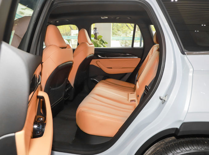 Plug In Hybrid SUV Voertuig Auto Off Road Benzine auto's 8