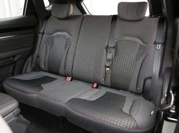 Benzin 5 zitplaatsen Jietu Urban Off Road Voertuig Voorwiel aandrijving 4×2 6
