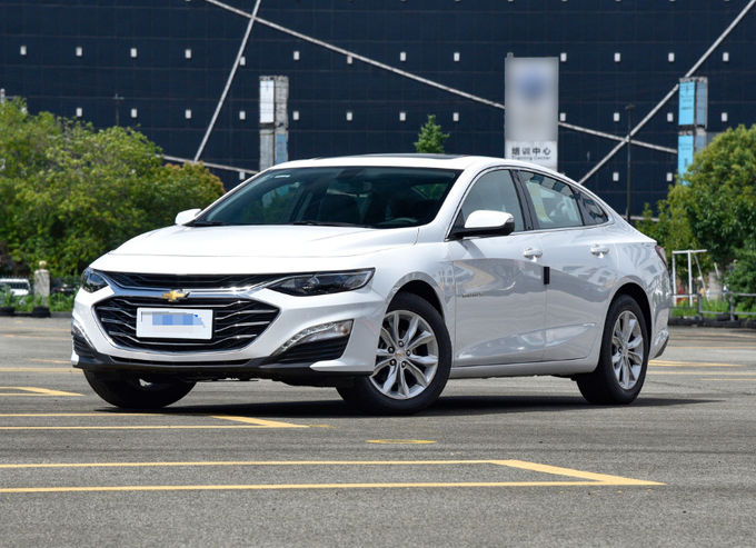 Benzin Chevrolet Malibu Sedan 5 zitplaatsen 2 wielen 4×2 0