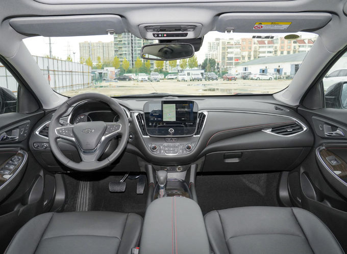 Benzin Chevrolet Malibu Sedan 5 zitplaatsen 2 wielen 4×2 4