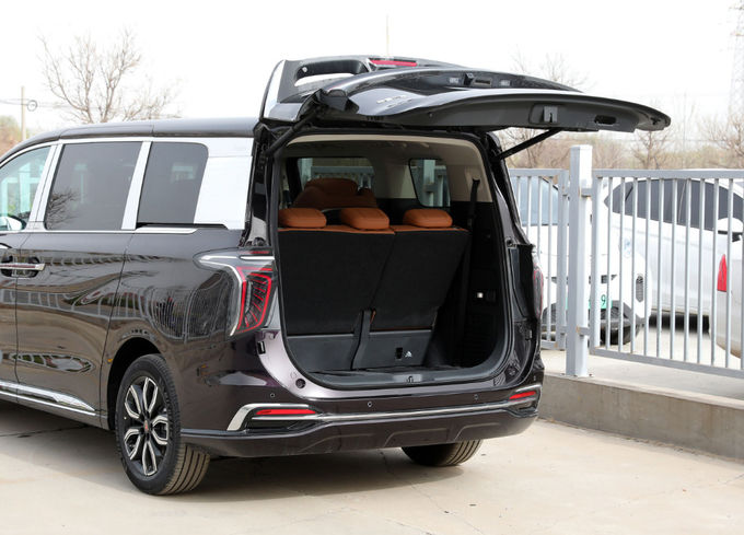 Zwarte Hongqi 7 zitplaatsen Minivan MPV High End Luxe Business Reception Car 5