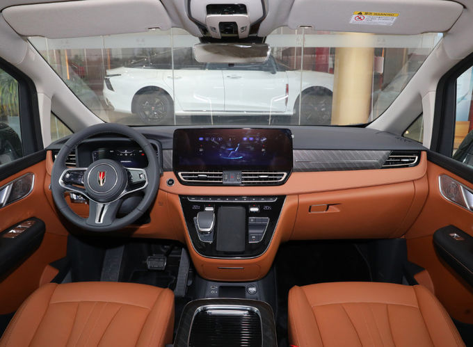 Zwarte Hongqi 7 zitplaatsen Minivan MPV High End Luxe Business Reception Car 8