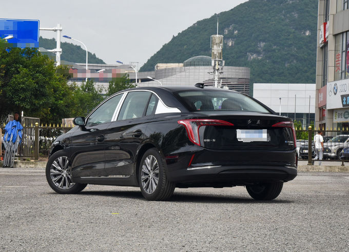 Hongqi elektrische EV auto 140Kw 5 zitplaatsen elektrische auto voorwiel aandrijving zwart 4