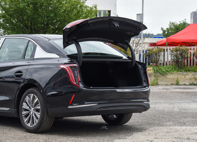Hongqi elektrische EV auto 140Kw 5 zitplaatsen elektrische auto voorwiel aandrijving zwart 10