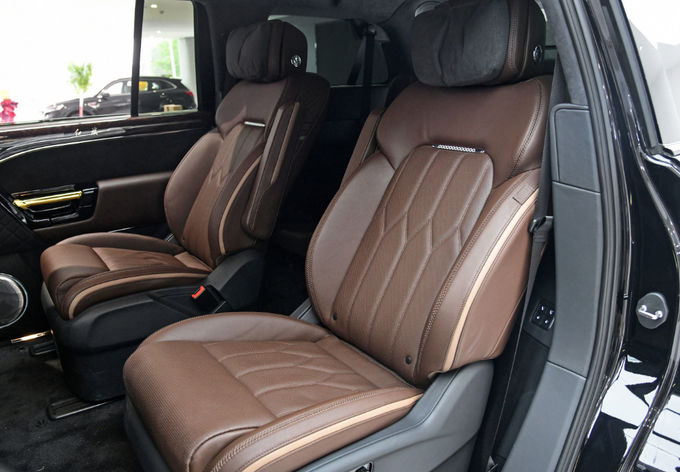 Hongqi S7 Groot luxe voertuig Auto 6 zitplaatsen 4 zitplaatsen SUV benzine 11
