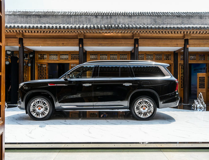 Hongqi S7 Groot luxe voertuig Auto 6 zitplaatsen 4 zitplaatsen SUV benzine 1