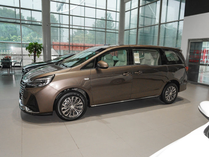 Buick Minivan MPV 7 zitplaatsen Voor zakelijke receptie Familie reis 1
