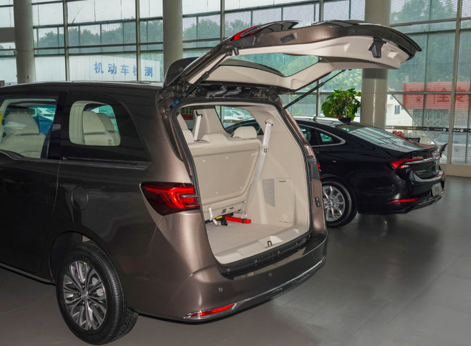 Buick Minivan MPV 7 zitplaatsen Voor zakelijke receptie Familie reis 3