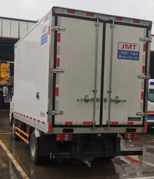 Jiangling Cargo Van Koelbus Diesel Achter aandrijving 4×2 Handgeschakelde transmissie 1