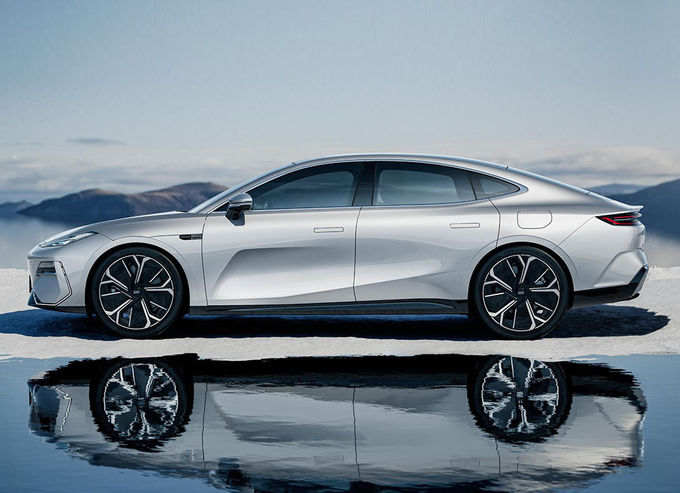 Geely E8 Pure Electric Coupé 5 zitplaatsen 1