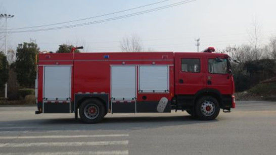 Dongfeng 8200 liter water tank brandweerwagen 2WD achterdrijving diesel 6 zitplaatsen 4×2 handgeschakelde transmissie 1