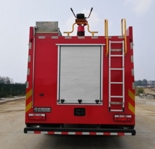 Dongfeng 8200 liter water tank brandweerwagen 2WD achterdrijving diesel 6 zitplaatsen 4×2 handgeschakelde transmissie 3