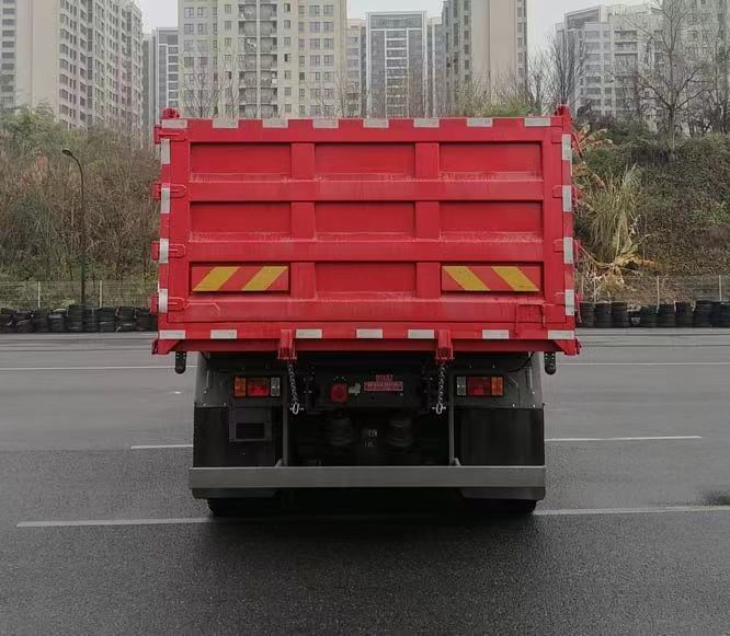 SINOTRUK Ace Dump Truck 20 kubieke meter Drieassige Diesel 3 zitplaatsen Achtersteun Manuele Transmissie 6×4 1