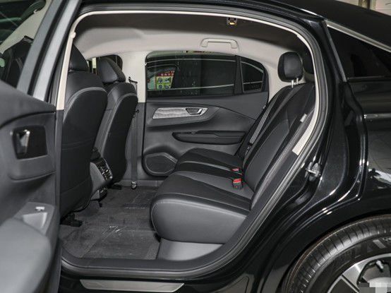 Hongqi Pure Electric Sedan 4×2 Automatische Transmissie Voertuig Auto 3