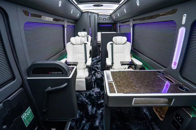 Toyota Coaster 7 zitplaatsen Coach Tour Bus Benzine Achterrij 4×2 Handgeschakelde transmissie 7