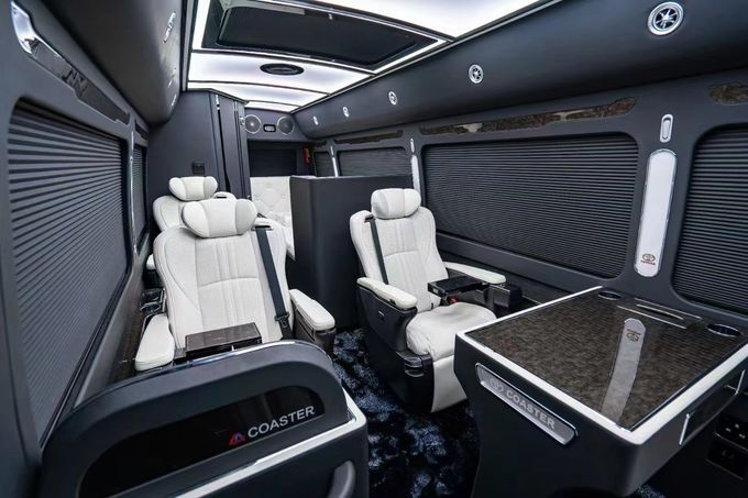 Toyota Coaster 7 zitplaatsen Coach Tour Bus Benzine Achterrij 4×2 Handgeschakelde transmissie 5