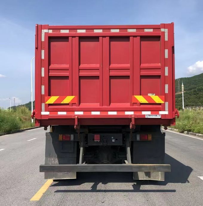 Drieassige Diesel 3 zitplaatsen Dump Cargo Truck Achterste aandrijving 6×4 Handgeschakelde transmissie 1